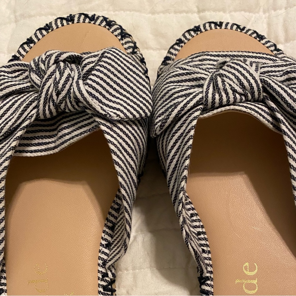NIB NWT Kate Spade Saltie Shore Canvas Stripes Size 8 B